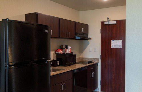 Springfield Hotel | Cobblestone Inn & Suites - Springfield