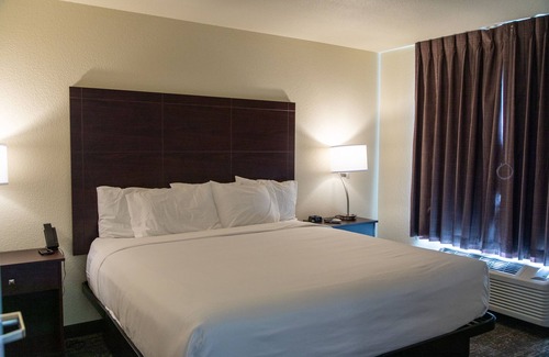 Springfield Hotel | Cobblestone Inn & Suites - Springfield