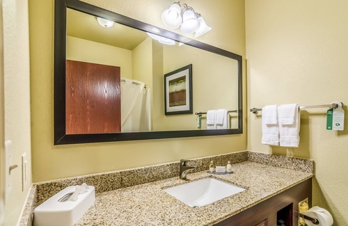 Vinton Hotel | Cobblestone Inn & Suites - Vinton