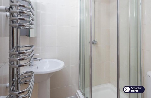New Forest District House | Cobblestones, Carrington Lane