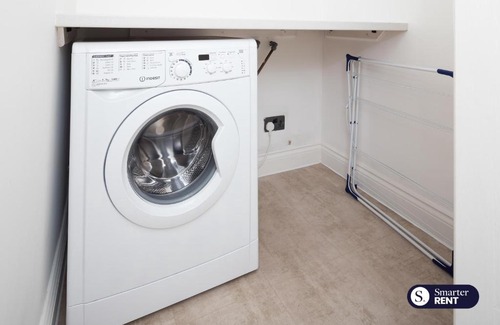 New Forest District House | Cobblestones, Carrington Lane