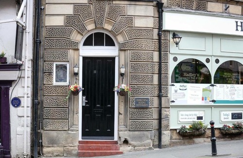 Whitby House | Cobbleview Rooms