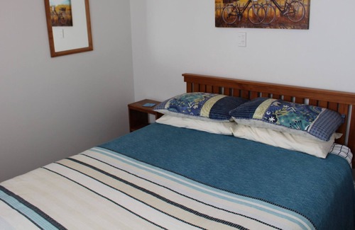 Coromandel House | Cockle Bay Cottage ~ Family Getaway at Shelly Beach ~ Boat Parking ~ Sleeps 10