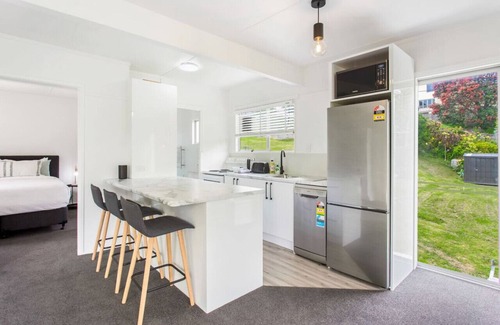 Cockle Bay Apartment | Cockle Bay Getaway is close to beach