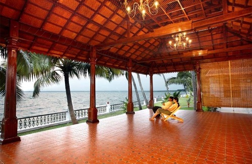 Kumarakom Hotel | Coco Bay Resort