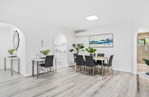 Surfers Paradise Apartment | Coco Bella Retreat in Central Surfers - sleeps 6-8