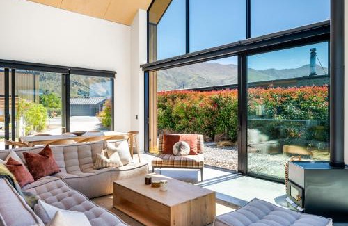 Wanaka Villa | Coco Chalet by Sotheby's Luxury Rental Homes
