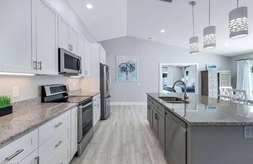 Naples Park House | Coco Cobana - Private Pool near Beach & Dining