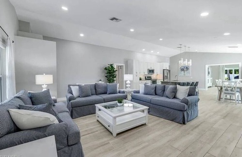 Naples Park House | Coco Cobana - Private Pool near Beach & Dining