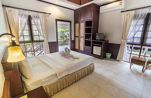 Mae Nam Resort | Coco Palm Beach Resort - SHA Extra Plus