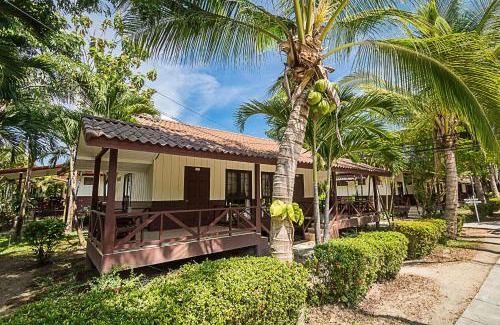 Mae Nam Resort | Coco Palm Beach Resort - SHA Extra Plus