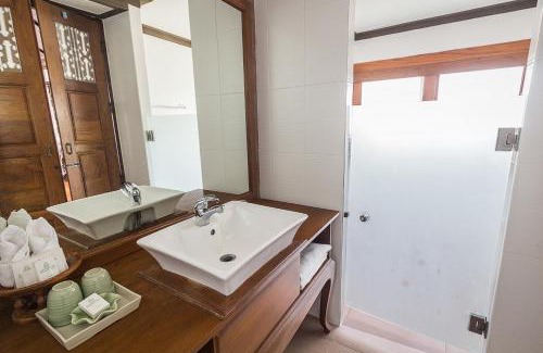 Mae Nam Resort | Coco Palm Beach Resort - SHA Extra Plus