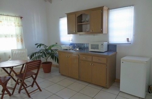 Cades Bay House | CoCo Rose Guesthouse