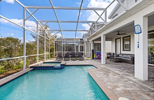 Four Corners House | Coco's Castle Escape 9BR PV POOL