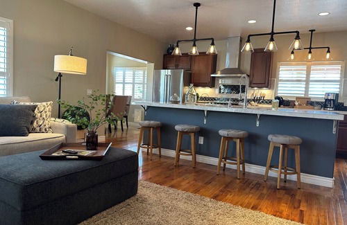Cottonwood House | Coco's Cottage: Cozy 2-bedroom house in peaceful Cottonwood with WiFi, AC