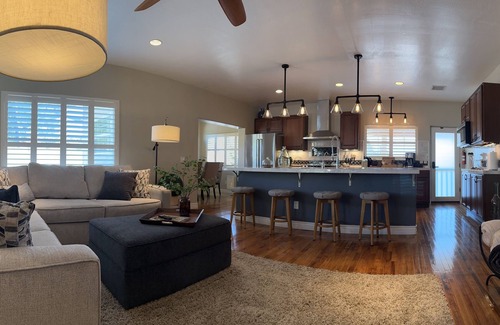 Cottonwood House | Coco's Cottage: Cozy 2-bedroom house in peaceful Cottonwood with WiFi, AC