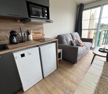 Bourgenay Apartment | Coco studio 2 adultes et 2 enfants avec terrasse vue sur le Lac et accès parc aquatique gratuit