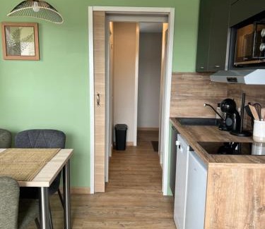 Bourgenay Apartment | Coco studio 2 adultes et 2 enfants avec terrasse vue sur le Lac et accès parc aquatique gratuit