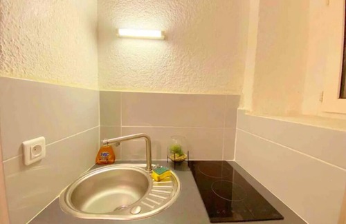 Nimes City Centre Apartment | Cocon à Deux Pas des Arènes - Charm & Comfort