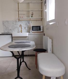 Route d'Arles Apartment | cocon douillet tout près arènes Nîmes