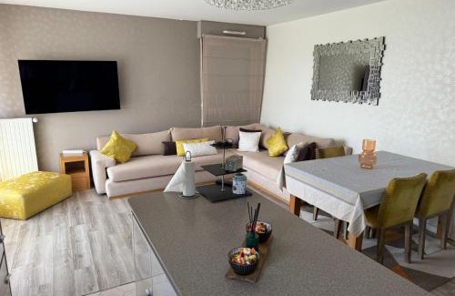 Universite Apartment | Cocon familial 2 ch à Nanterre