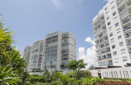 Puerto Juarez Apartment | Coconut 3 BDR Beachfront by Casa Paraiso