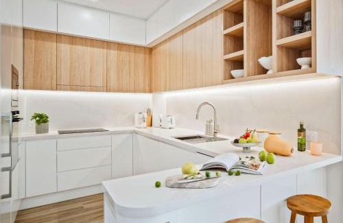 Elizabeth Bay Apartment | Coconut at Palm View Collective