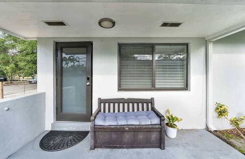 Southwest Coconut Grove House | Coconut Bungalow - Modern 3/1 in Grove Bay
