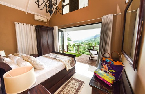Mahe Island Villa | Coconut Climb