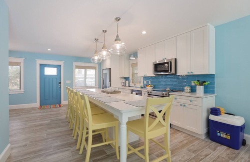 Holmes Beach House | Coconut Cottage: Pool & Spa,1 Block to Beach by Anna Maria Life Vacation Rentals