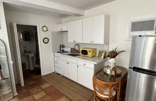 Harbordale Cottage | Coconut Cottage 1 bed & 1 bath