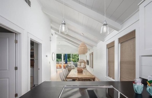 Treasure Island House | Coconut Cottage in Treasure Island