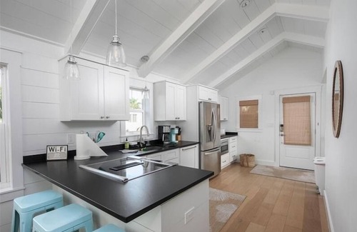 Treasure Island House | Coconut Cottage in Treasure Island