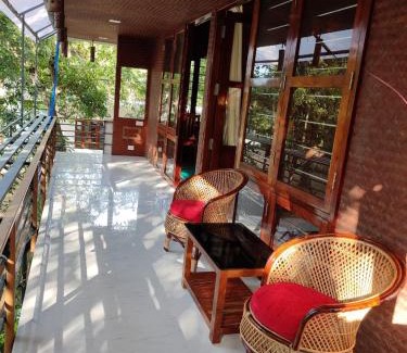 Kuzhuppilly House | Coconut Garden