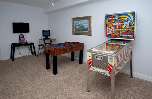 Crescent Beach Apartment | Coconut Grove 404 Condo