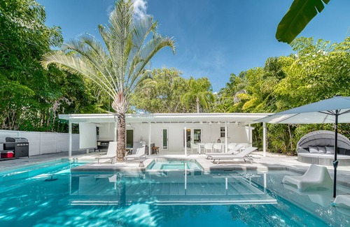 Southwest Coconut Grove House | Coconut Grove Boutique Home
