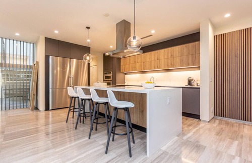 Southwest Coconut Grove House | Coconut Grove Villa