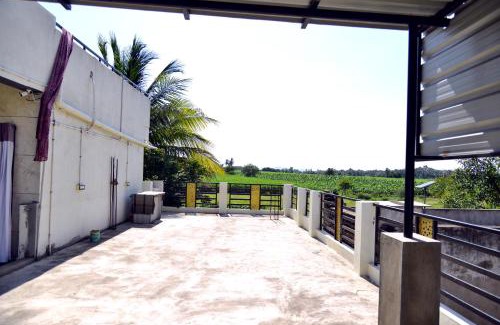Kamalapur House | Coconut Homestay Hampi