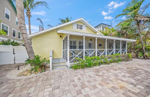Anna Maria House | Coconut Lagoon - Lovely Historic Renovated Cottage wHuge Heated Pool Backyard OasisCabanaBar