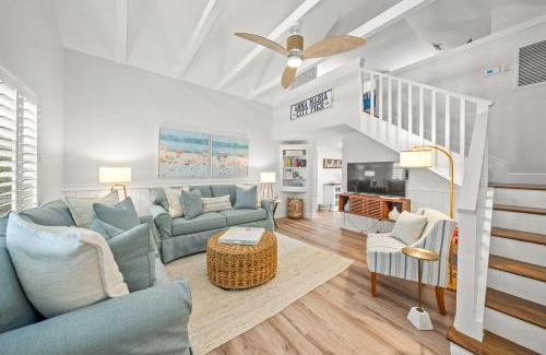 Anna Maria House | Coconut Lagoon - Lovely Historic Renovated Cottage wHuge Heated Pool Backyard OasisCabanaBar