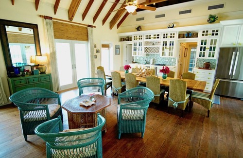 Dunmore Town Villa | Coconut Ranch - Beautiful Secluded Harbourside Compound Villa and Pool