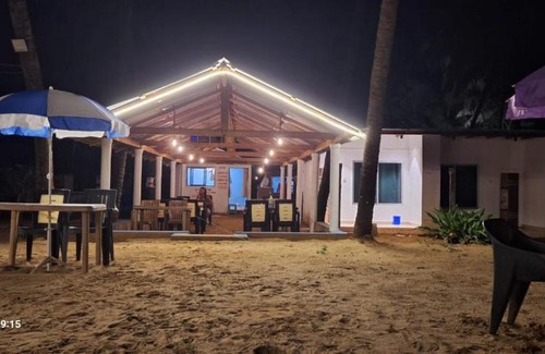 Hireguthi House | Coconut Tree Cafe main Beach