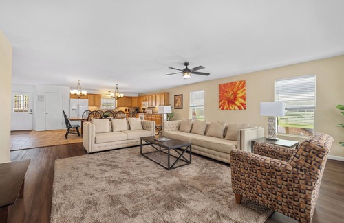 Gravois Mills Hotel | Coconuts RV Resort