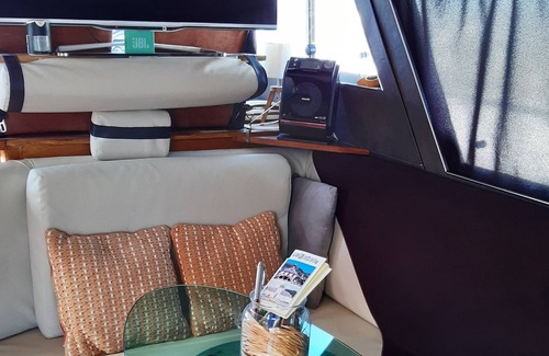 Bassins a Flot Boat Rental | Cocoon boat