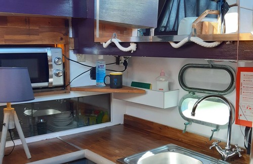 Bassins a Flot Boat Rental | Cocoon boat