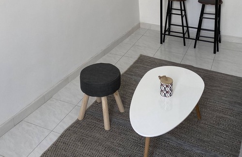Les Arceaux Apartment | cocoon facing the arches