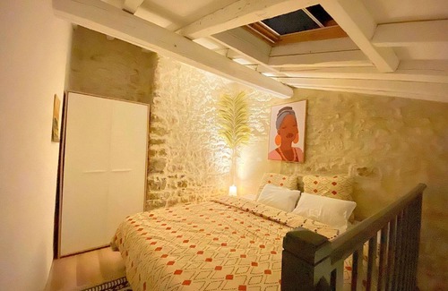 Nimes City Centre Apartment | 🏟 Cocoon in the Historic heart /2 steps from the arenas 🎉