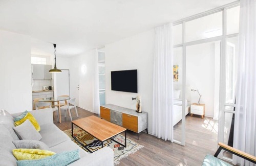 Tel Aviv Promenade Apartment | Cocooning 1BR in Gordon Beach by HolyGuest