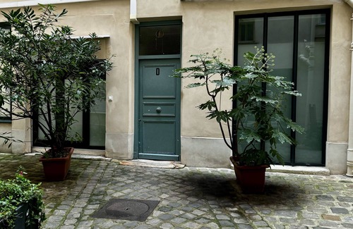 Pigalle Apartment | Cocooning flat