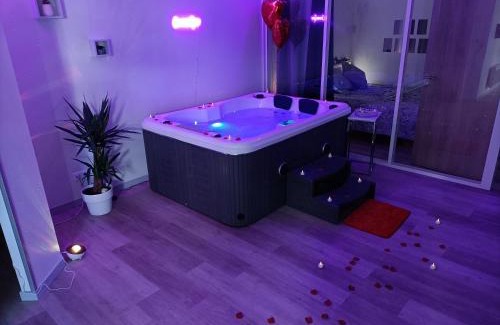 Casselardit Apartment | CocoonSPA LoveRoom Jacuzzi